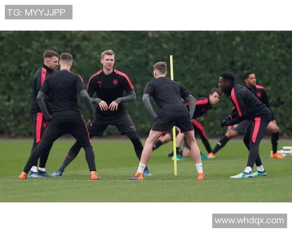 足球球星健身训练揭秘 提升爆发力与耐力的秘密技巧